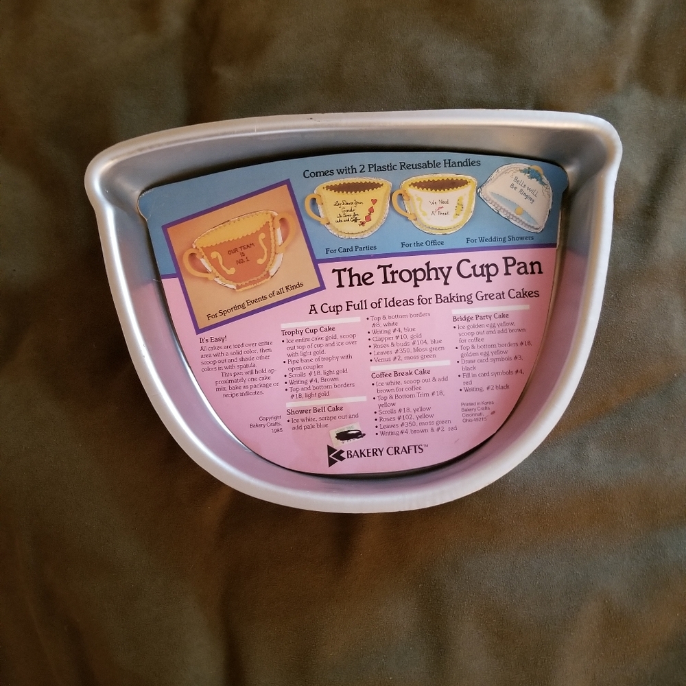 Trophy Cup Cake Pan - White